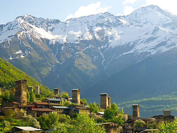 traditionelle mestia - svaneti stock-fotos und bilder