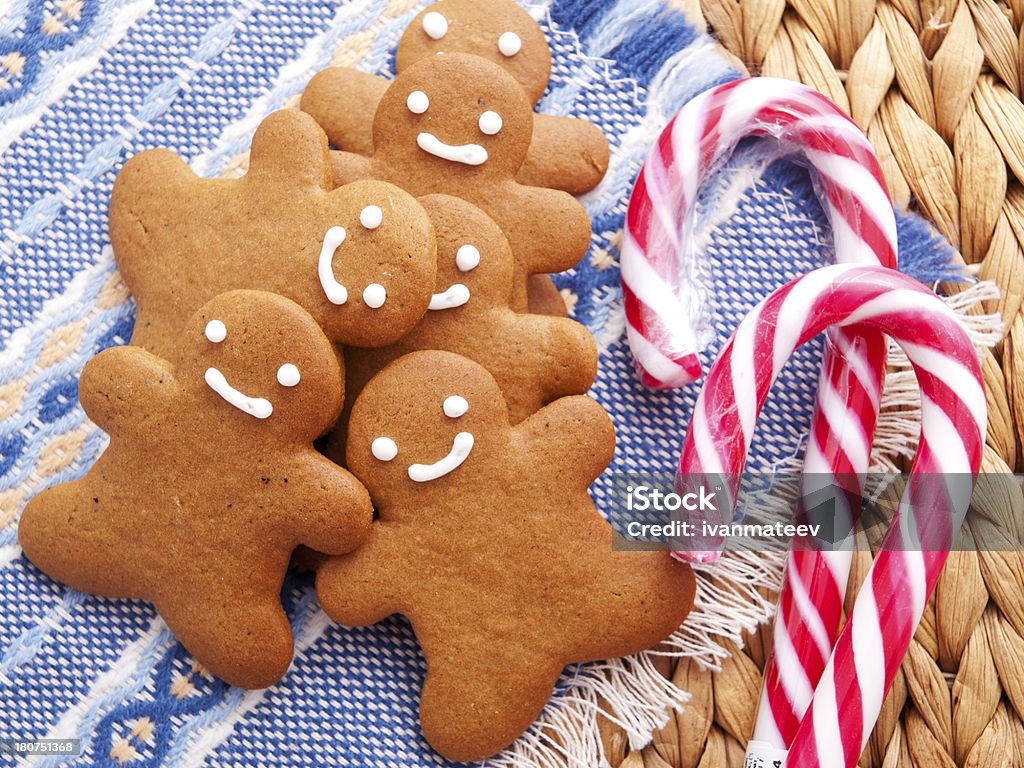 Gingerbread mężczyzn - Zbiór zdjęć royalty-free (Antropomorficzny)