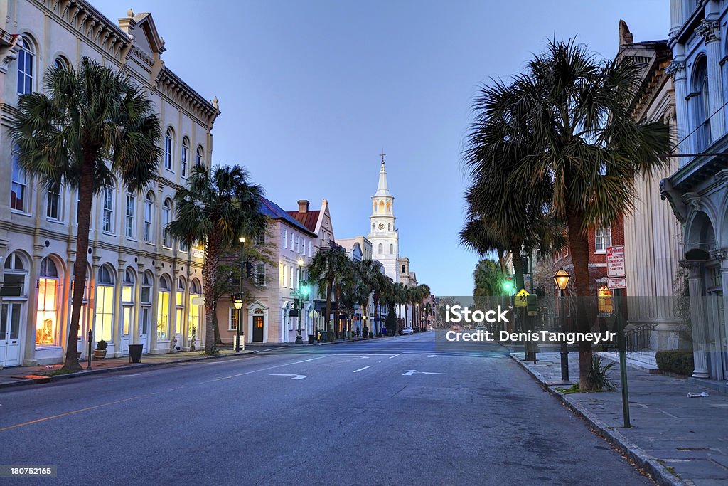 Tranquila street en Charleston, Carolina del Sur - Foto de stock de Carolina del Sur libre de derechos