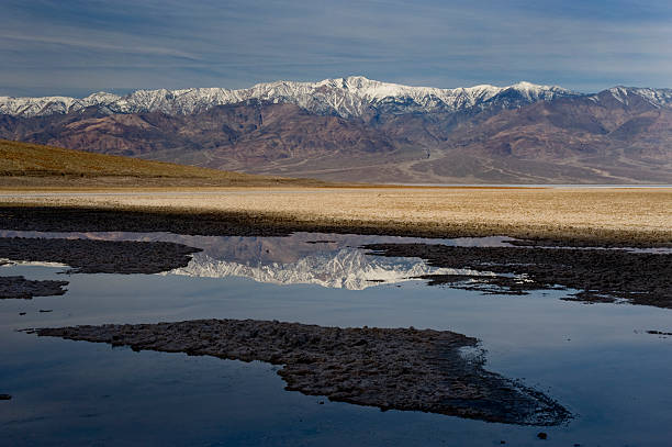 badwater und telescope peak, death valley - panamint range stock-fotos und bilder