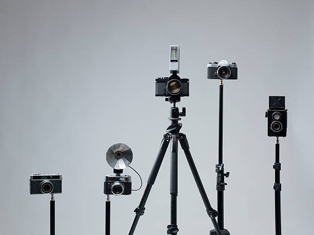 grupo de old fashioned fotografía cámaras de película - clock face flash fotografías e imágenes de stock