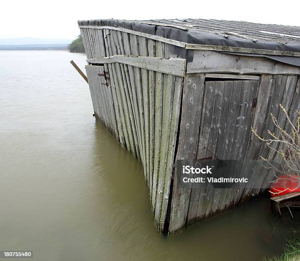 Наружный Barn — стоковые фотографии и другие картинки Аварии и катастрофы - Аварии и катастрофы, Амбар, Антисанитарный