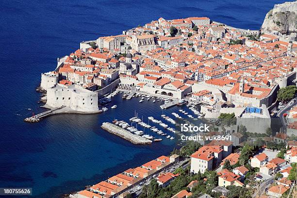 La Ciudad Antigua De Dubrovnik Foto de stock y más banco de imágenes de Aire libre - Aire libre, Ajardinado, Aldea