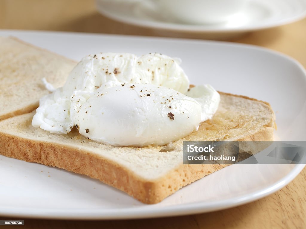 Escalfado huevo - Foto de stock de Alimento libre de derechos