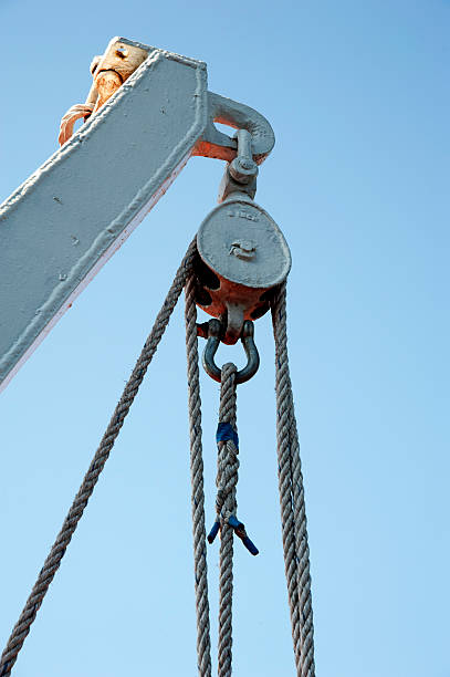 crane - crane shipyard construction pulley - fotografias e filmes do acervo