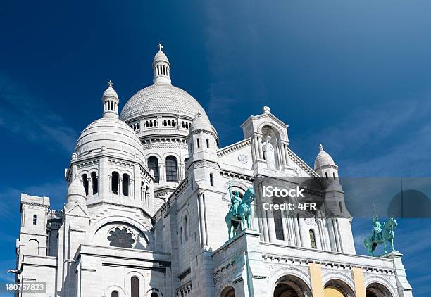 De Sacré Coeur De Montmartre Paris - Fotografias de stock e mais imagens de Ao Ar Livre - Ao Ar Livre, Arcaico, Arco - Caraterística arquitetural