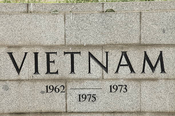 istock Vietnam War Memorial 180758199