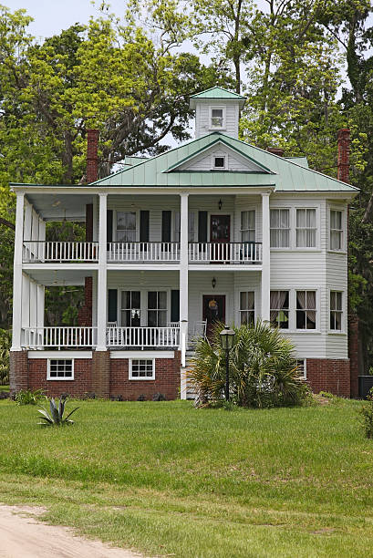 istock Pick Pocket Plantation House 180758307