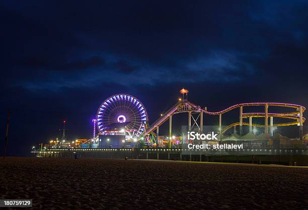 Foto de Santa Monica Pier À Noite e mais fotos de stock de Noite - Noite, Santa Mônica, Montanha-Russa