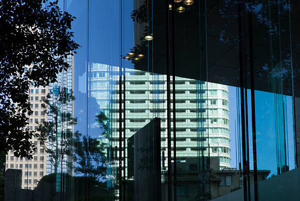 panorama visibile attraverso la finestra - shimbashi district skyscraper building exterior low angle view foto e immagini stock