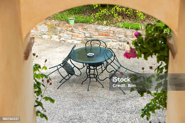 야외 테이블 및 의자 Tuscany 이탈리아 0명에 대한 스톡 사진 및 기타 이미지 - 0명, 가구, 갈색