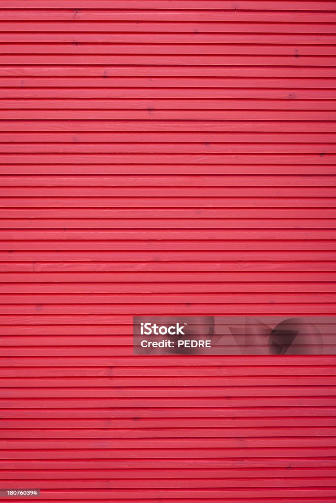 Rojo Vitrales tablón de madera de la pared - Foto de stock de Arrugado libre de derechos