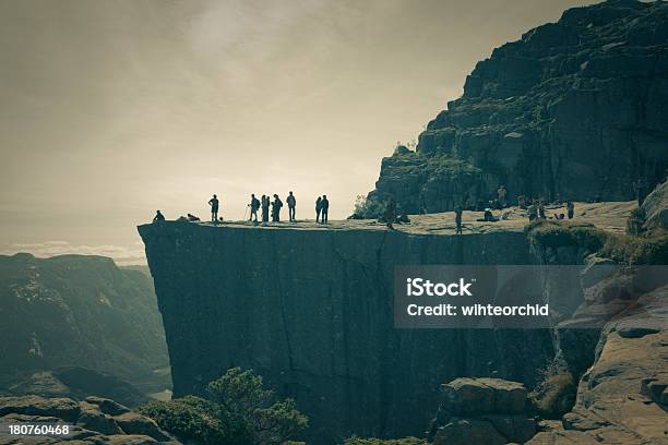 Preikestolen Púlpito Rock - Fotografias de stock e mais imagens de Admiração - Admiração, Alto - Descrição Física, Ao Ar Livre