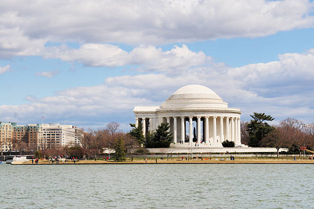 istock Side View of Thomas Jefferson Memorial and Statue 180761099