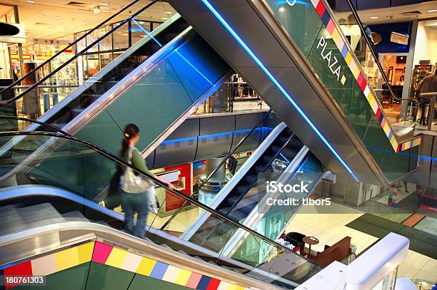 Centrum Handlowes Schodów Ruchomych - zdjęcia stockowe i więcej obrazów Biznes - Biznes, Centrum handlowe, Dom towarowy