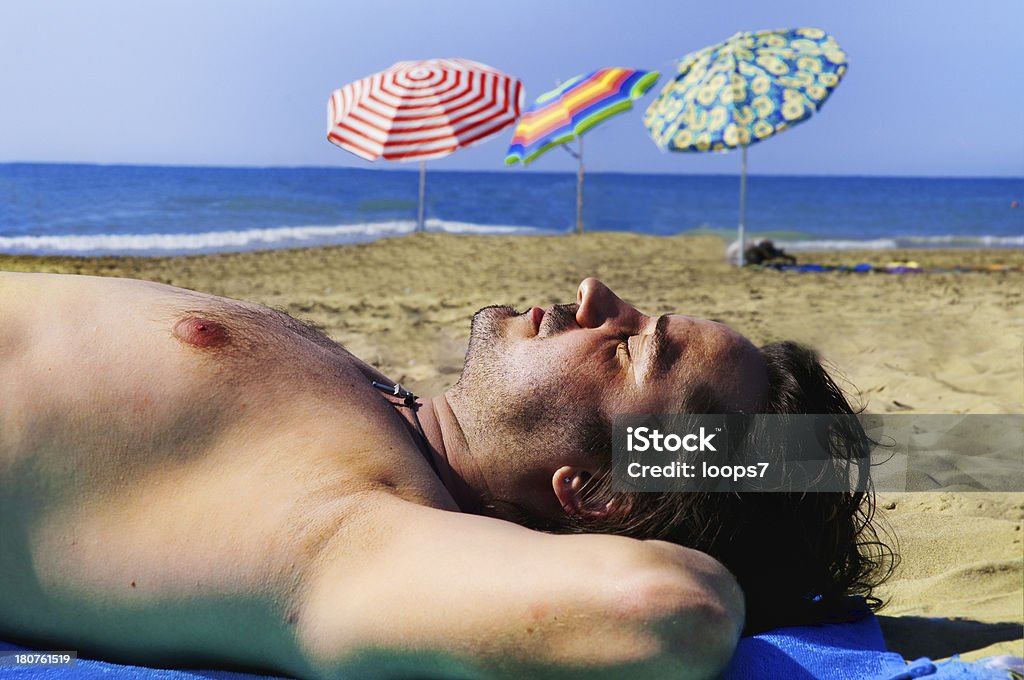 Hombre y la playa - Foto de stock de Adulto libre de derechos