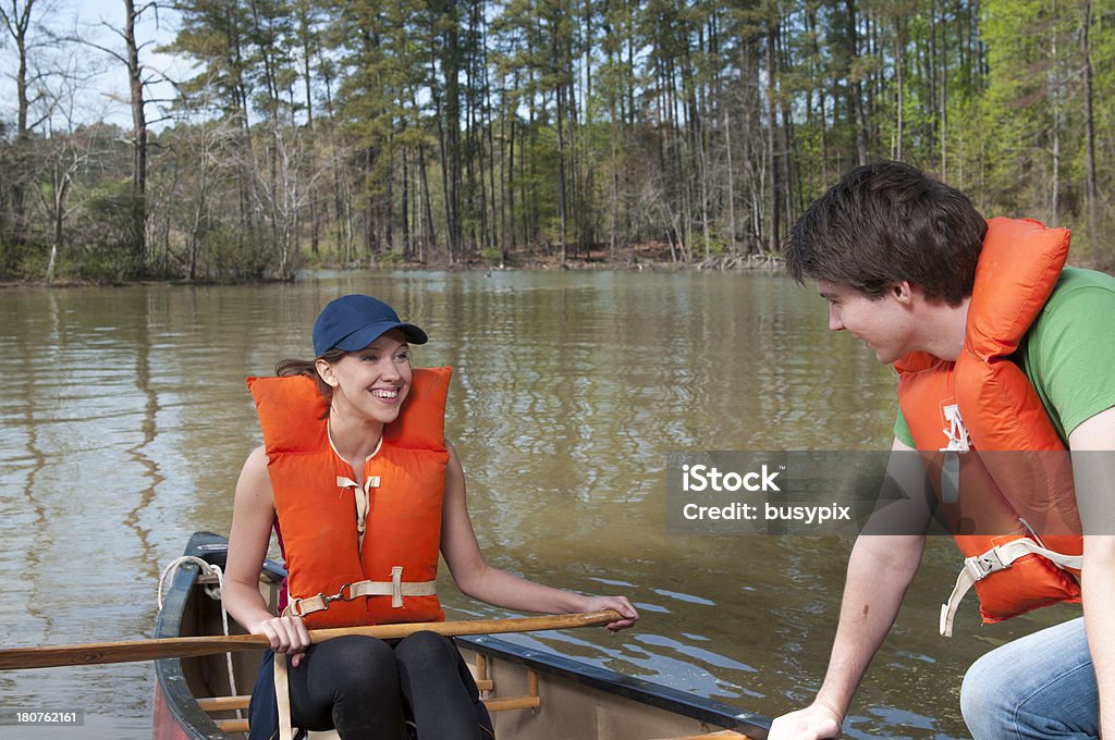 Casal feliz Canoa - Royalty-free 20-29 Anos Foto de stock