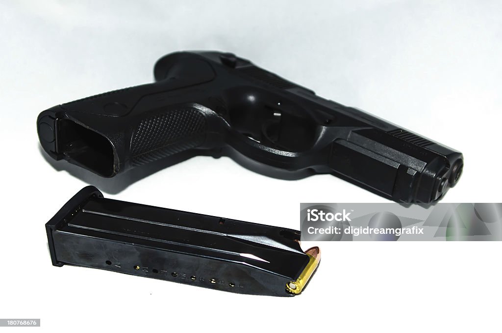 9 mm-Pistole und ammo - Lizenzfrei Fotografie Stock-Foto