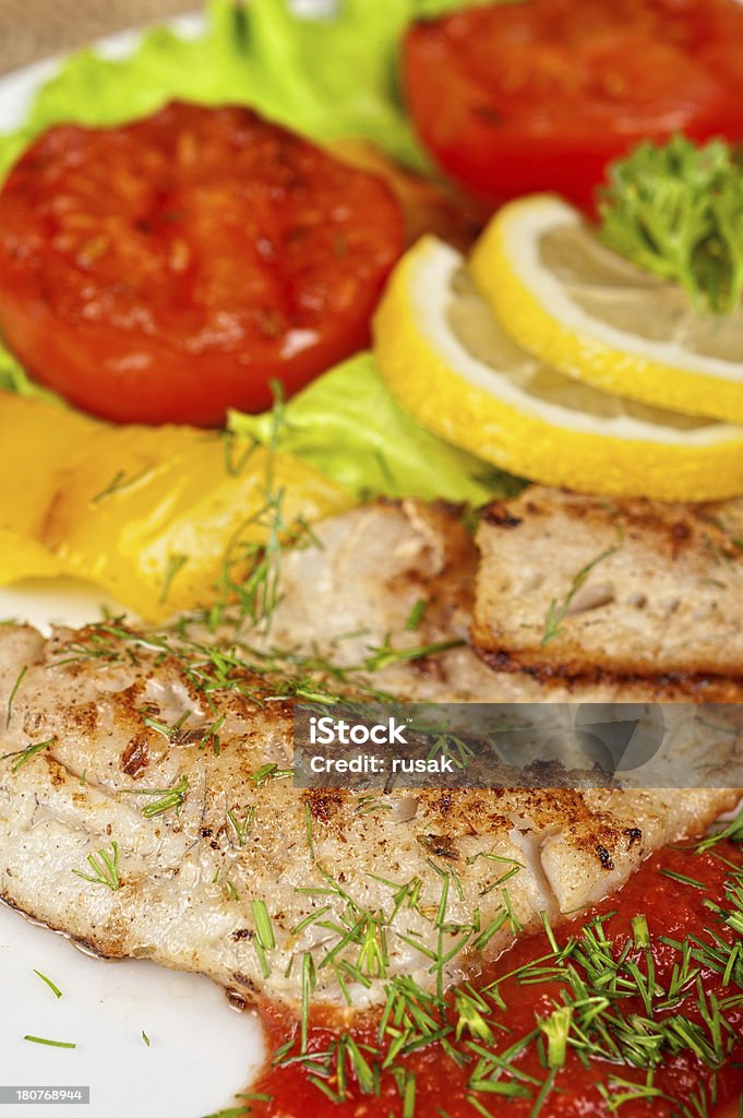 Pyszne ryby filetem z sandacza - Zbiór zdjęć royalty-free (Bez ludzi)