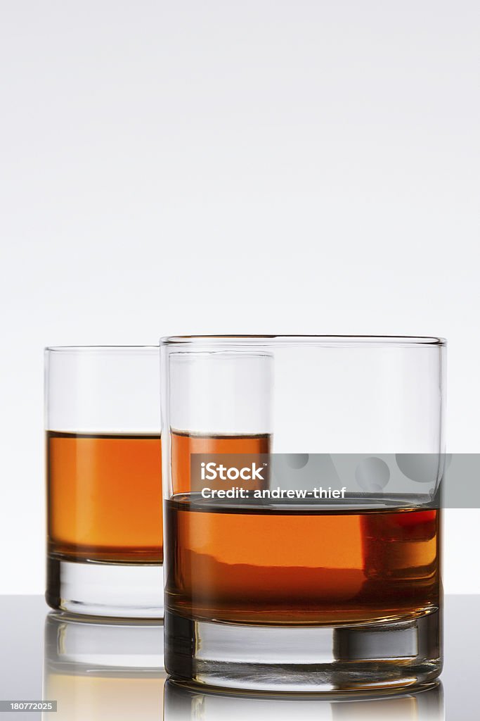 Deux verres de liquide - Photo de Cognac libre de droits
