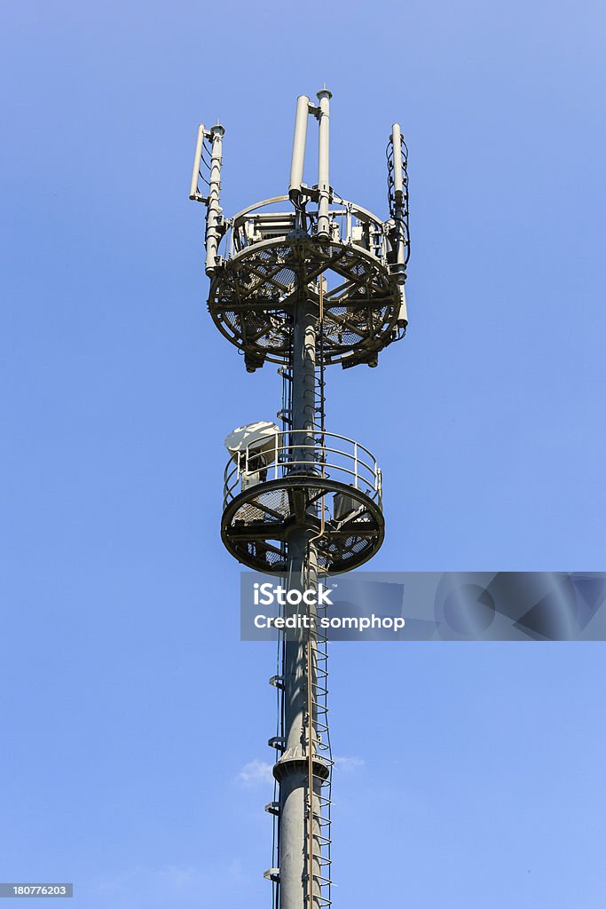 テレコムズタワー、��ブルースカイ,日本 - コミュニケーションのロイヤリティフリーストックフォト