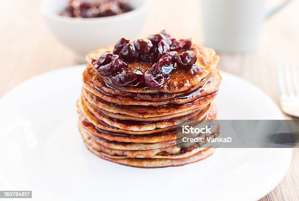 맛좋은 팬케이크 체리 Jam 0명에 대한 스톡 사진 및 기타 이미지 - 0명, 과일, 그릇