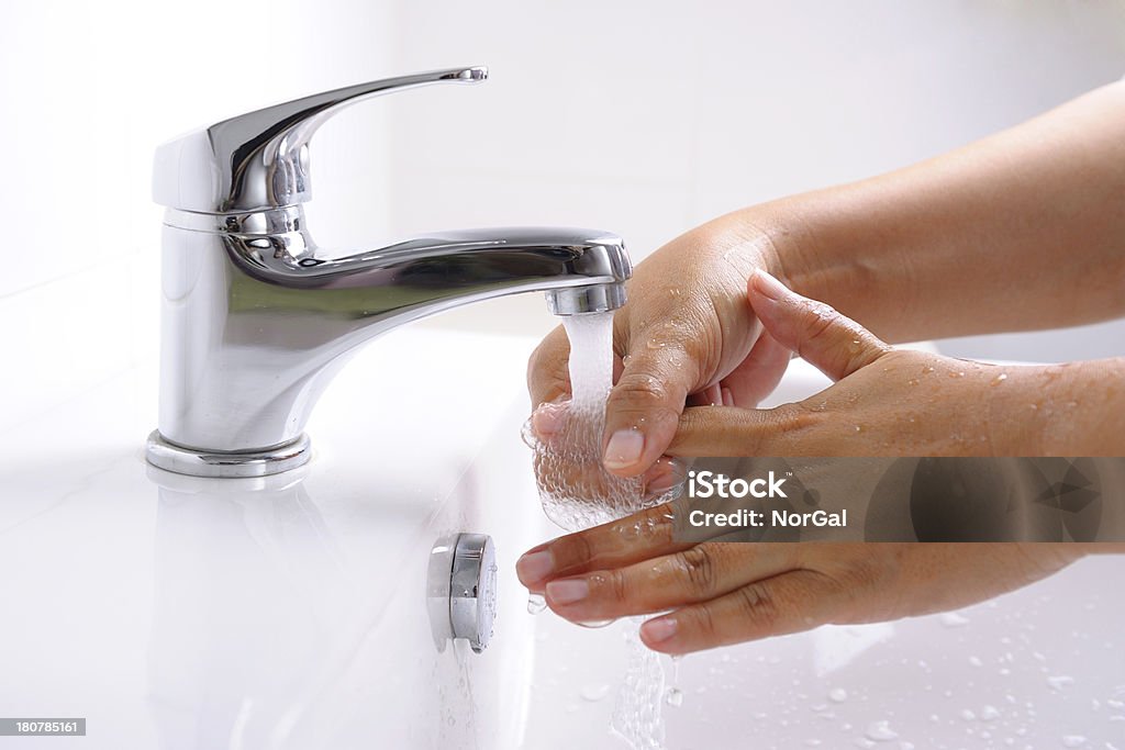 Myć ręce - Zbiór zdjęć royalty-free (Bakteria)