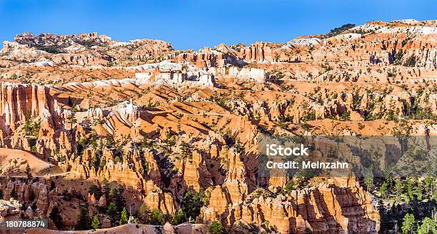 Piękny Krajobraz W Bryce Canyon - zdjęcia stockowe i więcej obrazów Drzewo - Drzewo, Erodowany, Fotografika