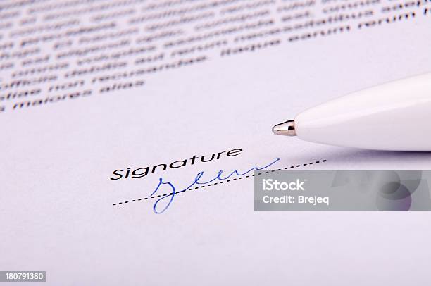 Signature Über Vereinbarung Stockfoto und mehr Bilder von Abonnement - Abonnement, Arbeiten, Autorität