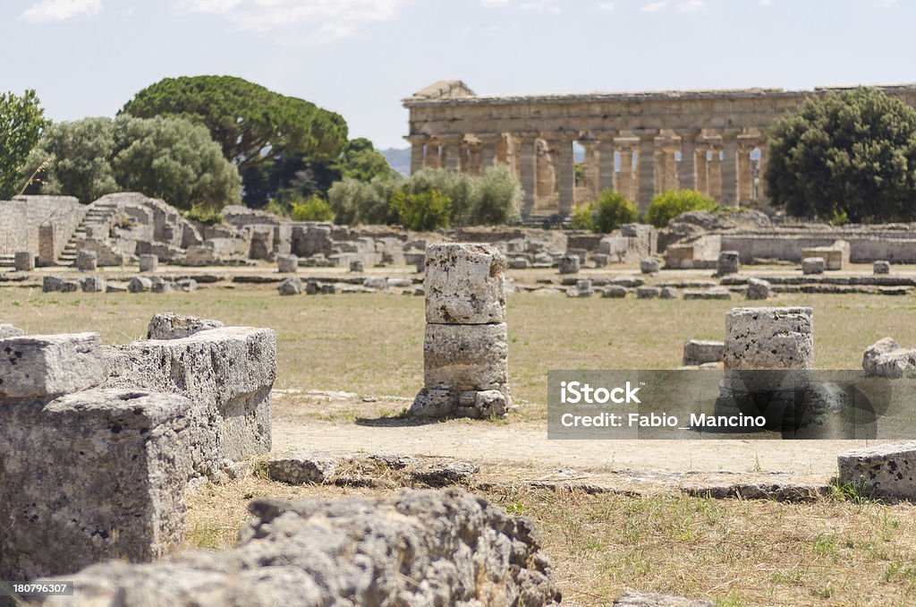 Акрополь из Paestum. - Стоковые фото Археология роялти-фри