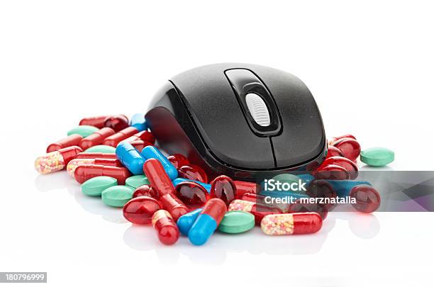 Mysz I Tabletek - zdjęcia stockowe i więcej obrazów Bez ludzi - Bez ludzi, Brązowy, Choroba