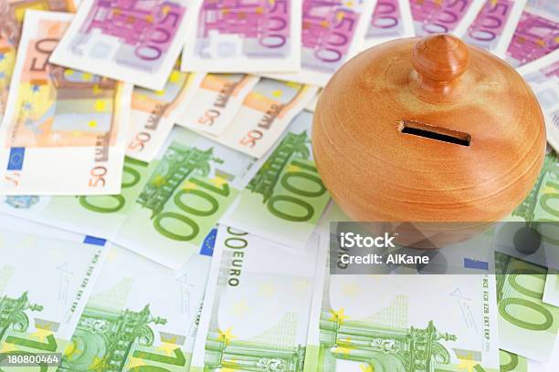 Moneybox En Euros Foto de stock y más banco de imágenes de Actividades bancarias - Actividades bancarias, Ahorros, Billete de banco