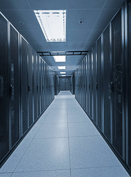 データセンターのサーバールーム - datacenter isp computer communication ストックフォトと画像