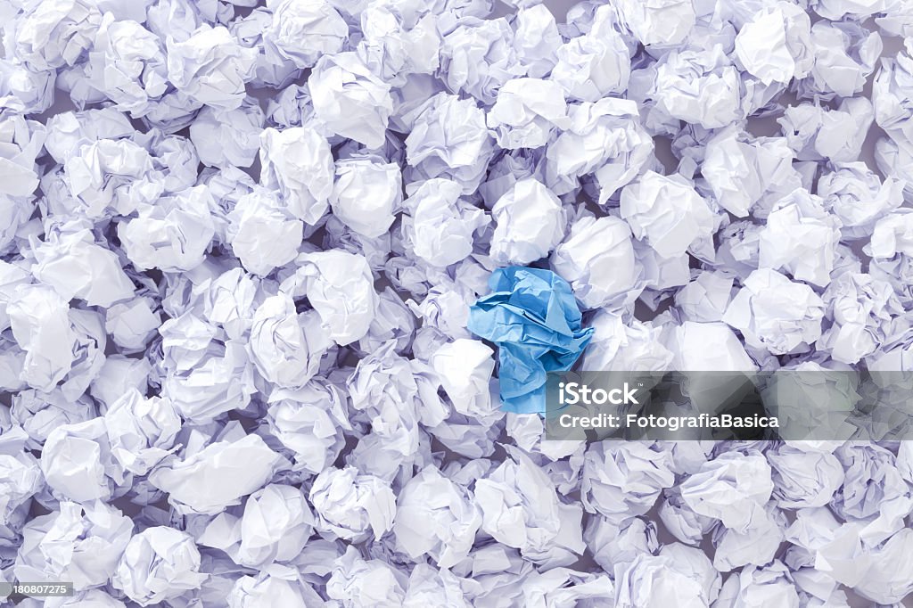 Papel arrugado azul - Foto de stock de Abundancia libre de derechos