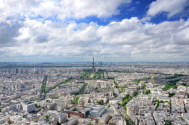 istock Cityscape of Paris 180809738