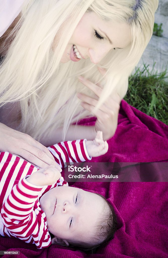 Mãe com bebê - Foto de stock de 0-11 meses royalty-free