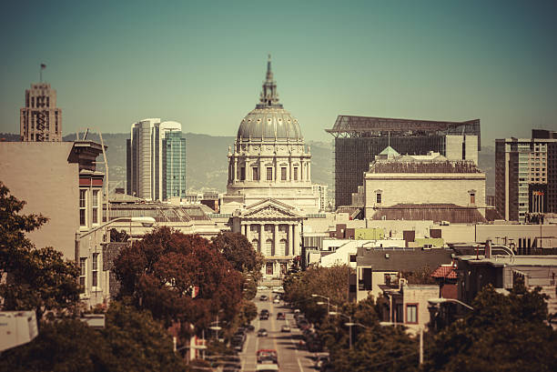 istock City hall of san francisco 180813839