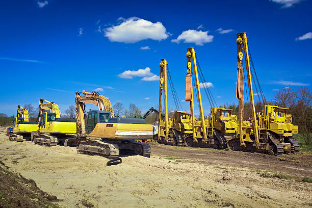 istock Yellow machines in gas pipeline construction 180814053