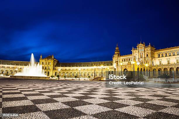 Sevilla Bei Nacht Stockfoto und mehr Bilder von Abenddämmerung - Abenddämmerung, Andalusien, Architektonisches Detail