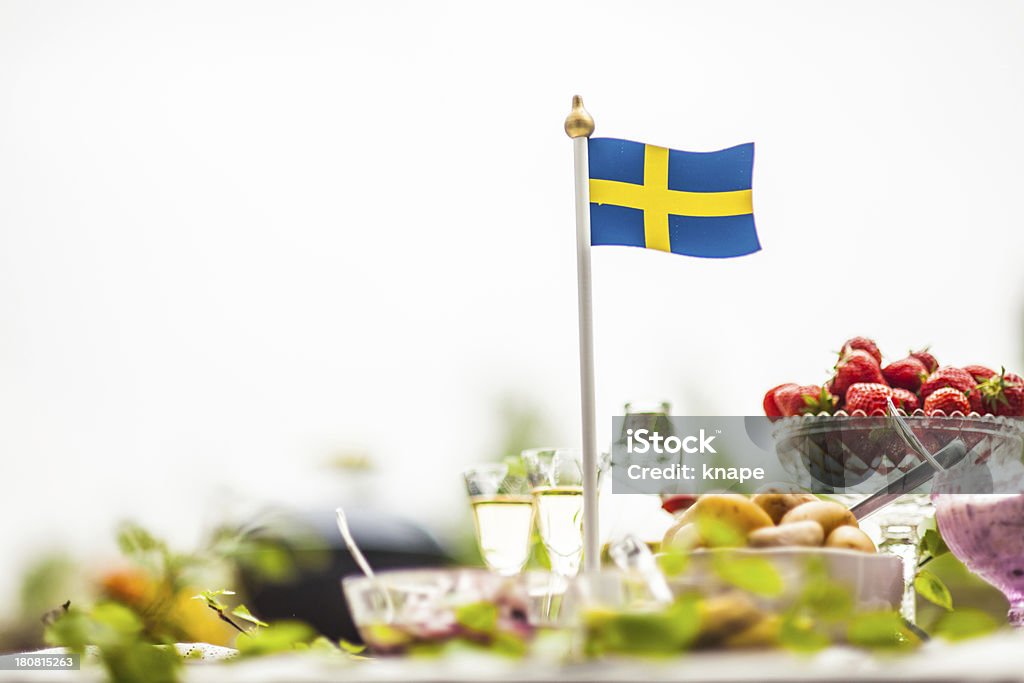 Smörgåsbord com picles de arenque (sill) e arenque fotos - Foto de stock de Solstício de verão royalty-free