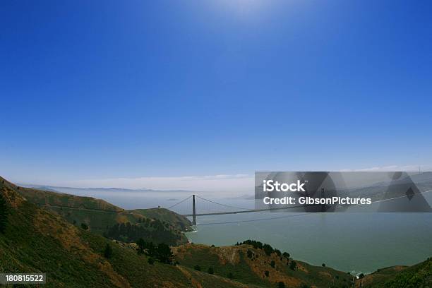 Golden Gatebrücke An Einem Sonnigen Tag Stockfoto und mehr Bilder von Blau - Blau, Brücke, Bucht