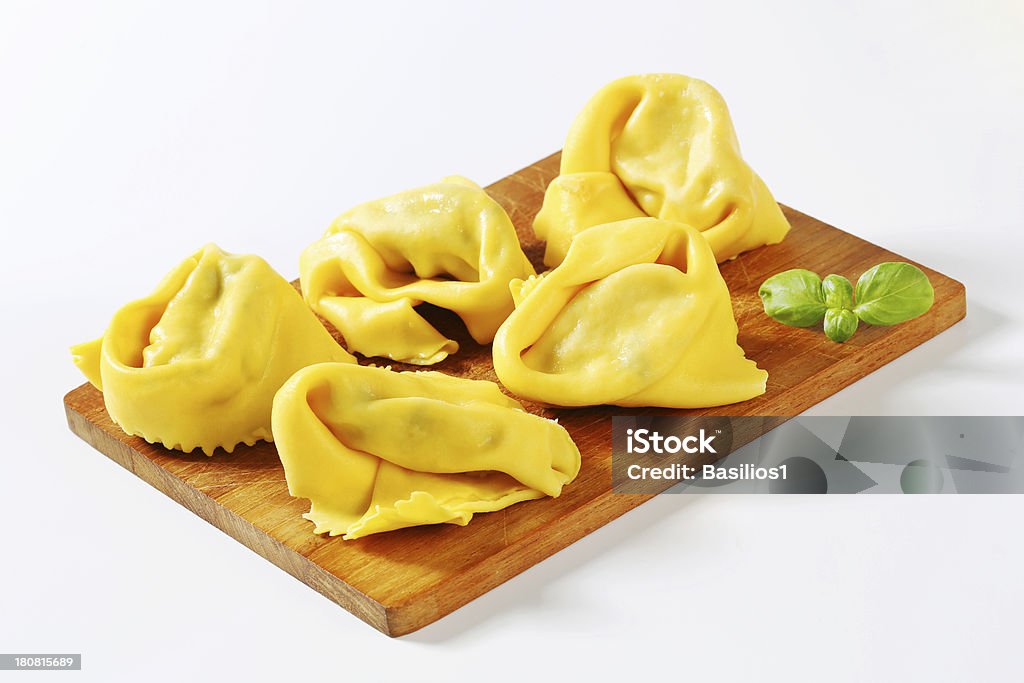 tortellini italiano - Foto de stock de Albahaca libre de derechos