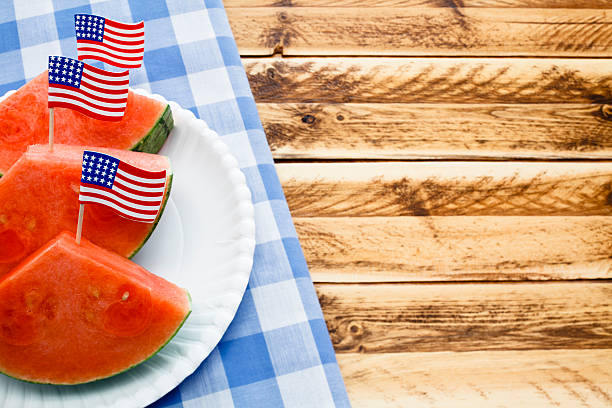 picnic del 4 de julio - napkin american flag holiday fourth of july fotografías e imágenes de stock