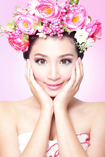 istock Beauty bride smile face with Professional Makeup 180817480