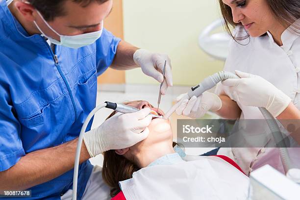 직장에서 상황에서 그의 Assistentwoman 환자 간호사에 대한 스톡 사진 및 기타 이미지 - 간호사, 사람 이빨, 사진-이미지