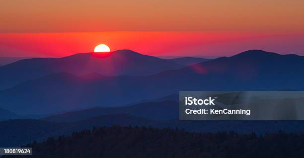 Cymbały Słońca - zdjęcia stockowe i więcej obrazów Niebieski - Niebieski, Park Narodowy Great Smoky Mountains, Ameryka