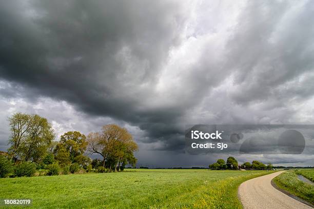 Przychodzące Storm - zdjęcia stockowe i więcej obrazów Bez ludzi - Bez ludzi, Burza, Burza z piorunami