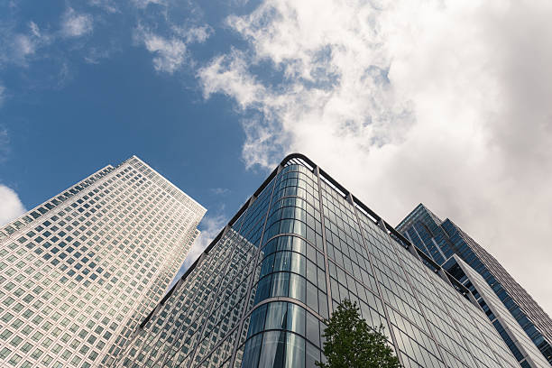 istock Contemporary canary wharf building 180820265