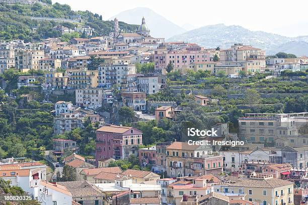 Salerno Italia - Fotografie stock e altre immagini di Ambientazione esterna - Ambientazione esterna, Architettura, Casa