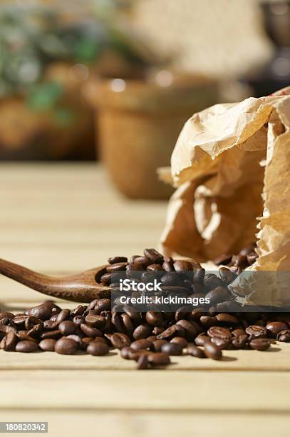Кофе В Зернах — стоковые фотографии и другие картинки Антиквариат - Антиквариат, Ароматический, Без людей